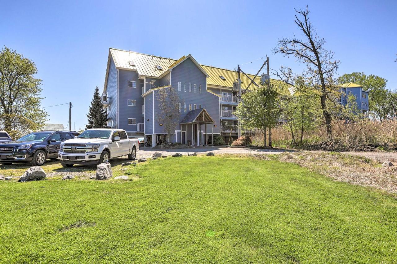 Waterfront Middle Bass Condo With Pool Access! プットインベイ エクステリア 写真