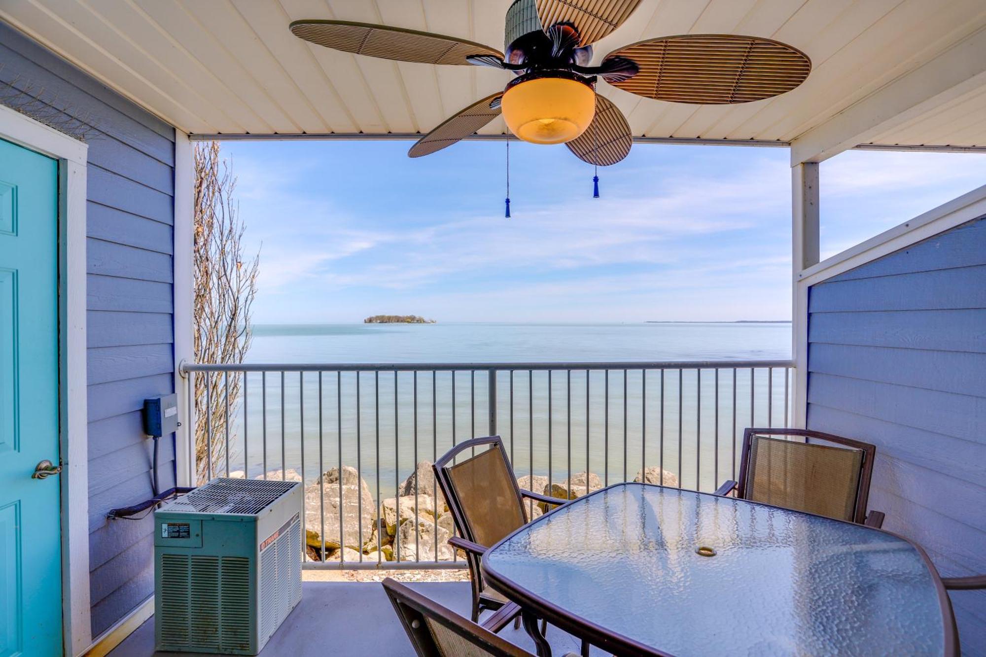 Waterfront Middle Bass Condo With Pool Access! プットインベイ エクステリア 写真